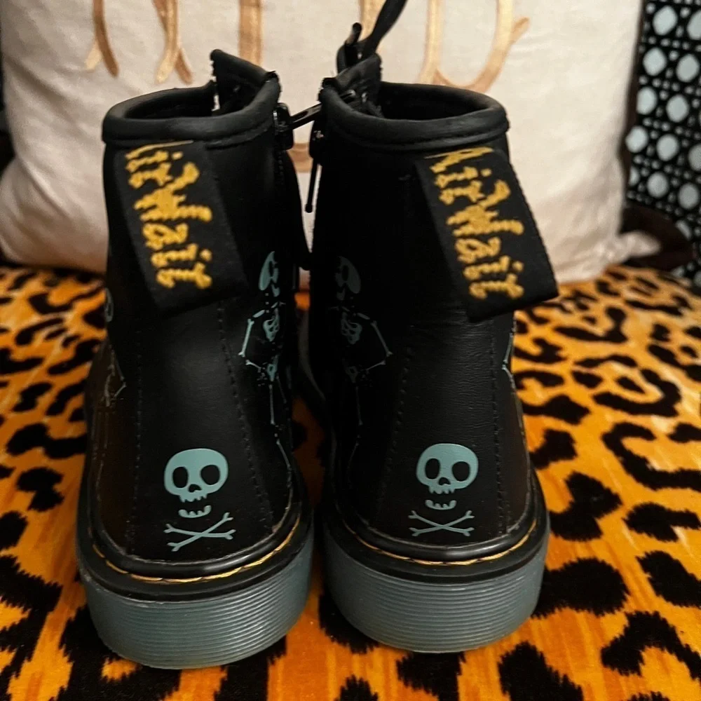 DR. MARTEN Kids Glow in the Dark Skeleton Combat Style Boots Skelly Print Hydro